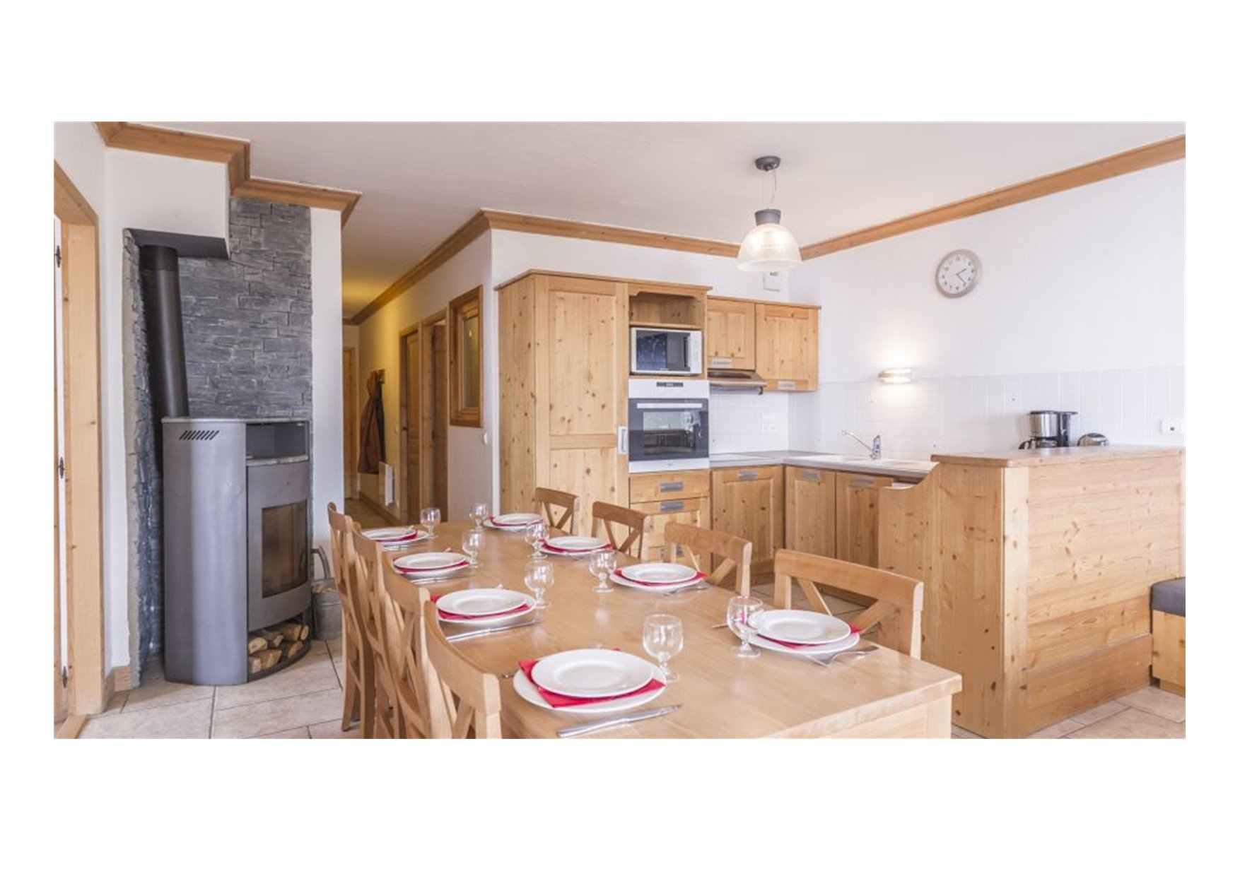 PRESTIGE 3 VALLEES LES MENUIRES LES BRUYERES SKI AUX PIEDS 8 PERSONNES  83 M2 POSSIBLE 12 PERS 2 APPARTEMENTS