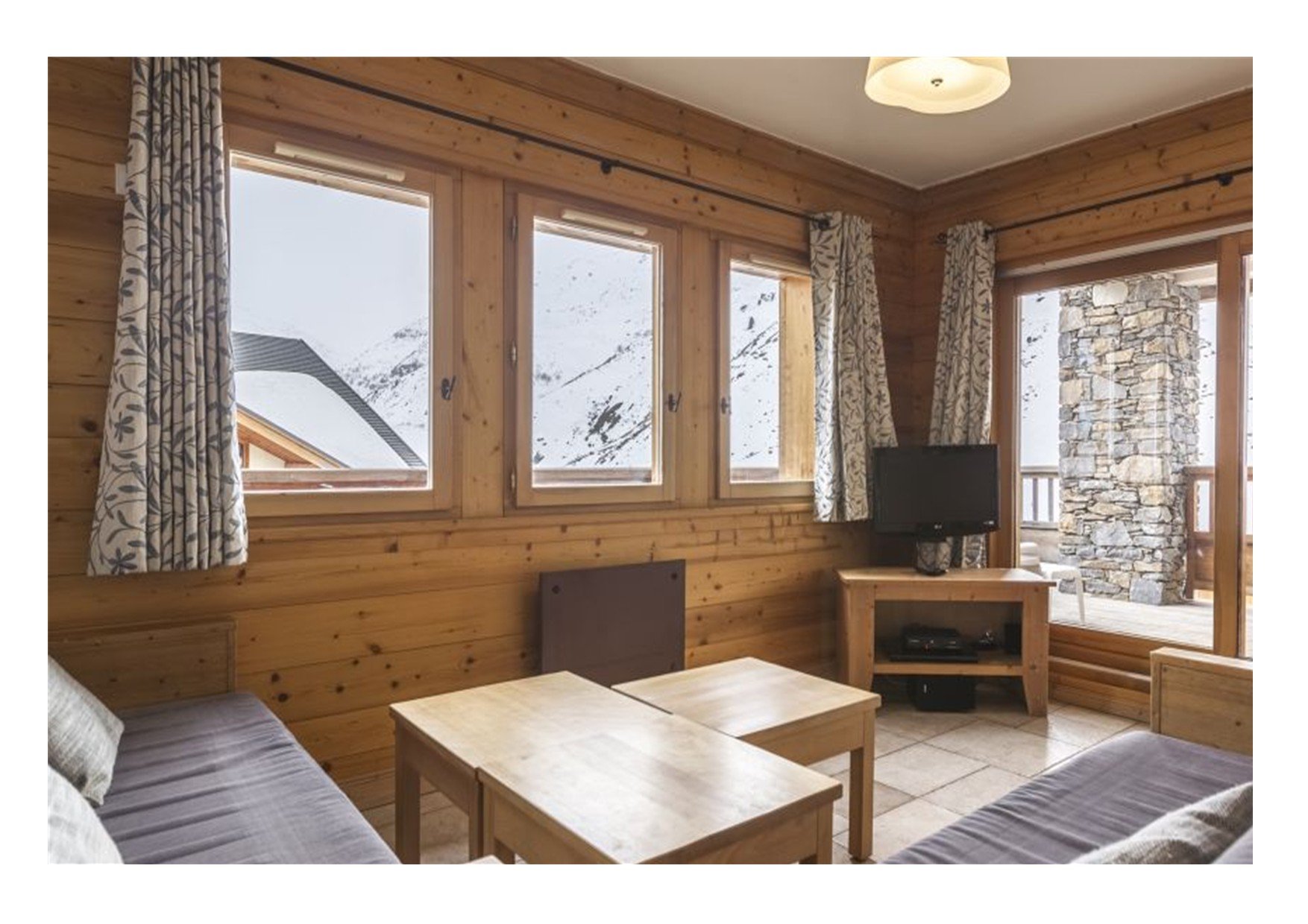 PRESTIGE 3 VALLEES LES MENUIRES LES BRUYERES SKI AUX PIEDS 8 PERSONNES  83 M2 POSSIBLE 12 PERS 2 APPARTEMENTS