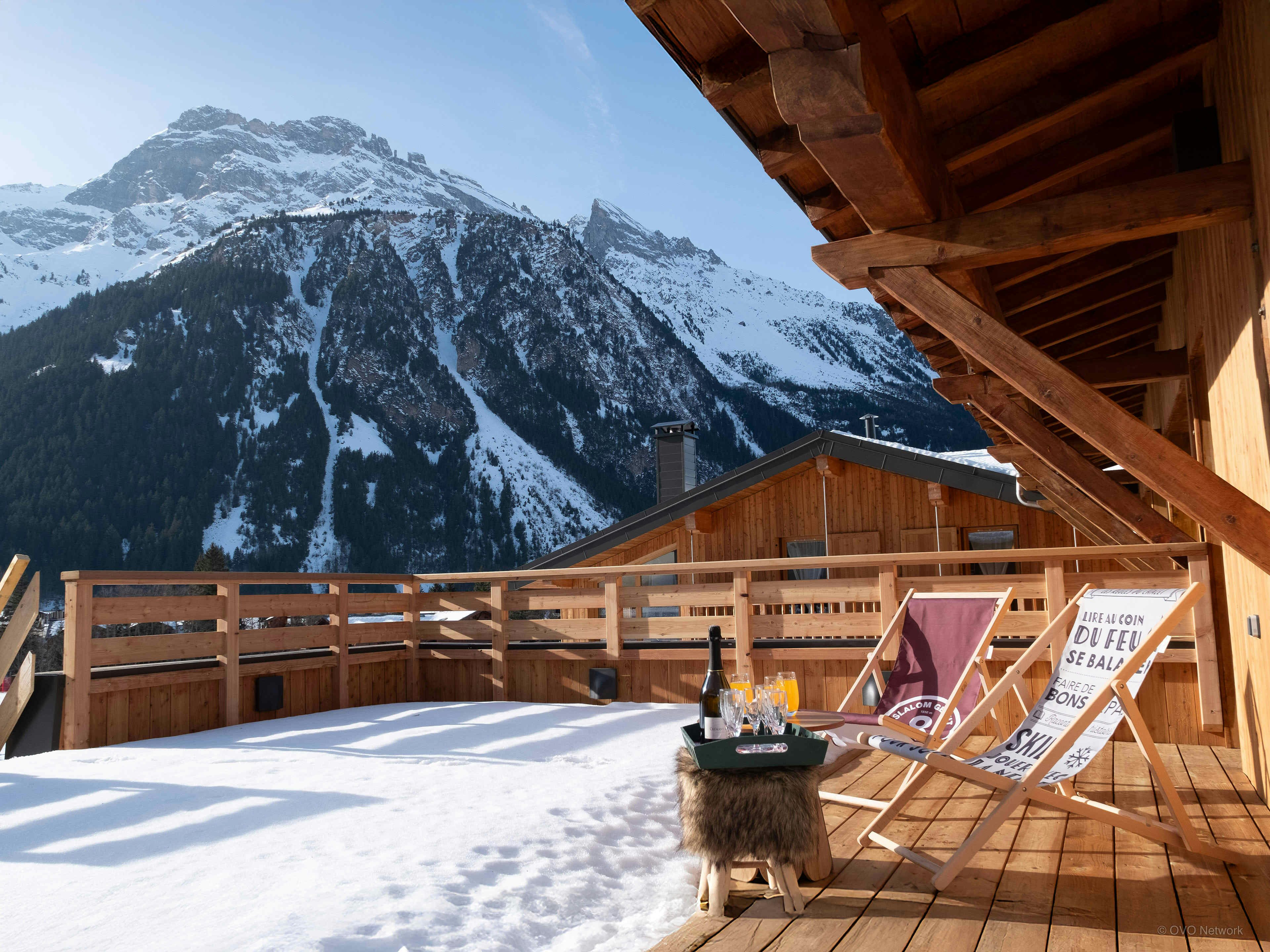 Chalet atypique pour 14 avec sauna, terrasses et baby-foot