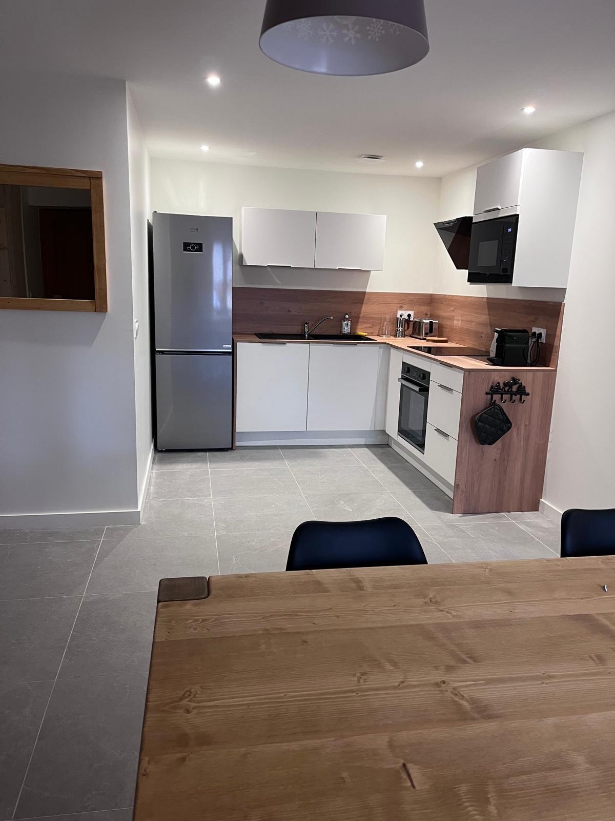 Sidérite – Appartement de plein-pied 4 personnes, dans une maison au cœur de La Grave, poêle & skiroom vue Meije