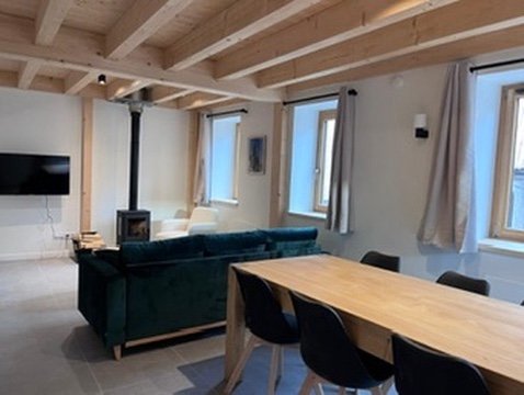 Épidote – Grand duplex 6 personnes dans une maison de village rénovée, skiroom chauffé & vue sur le glacier