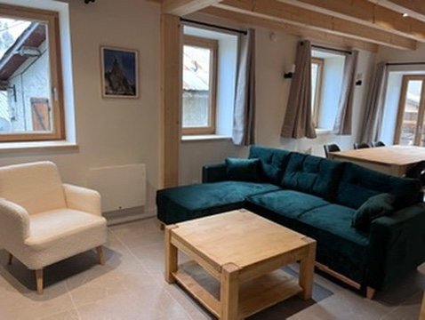 Épidote – Grand duplex 6 personnes dans une maison de village rénovée, skiroom chauffé & vue sur le glacier