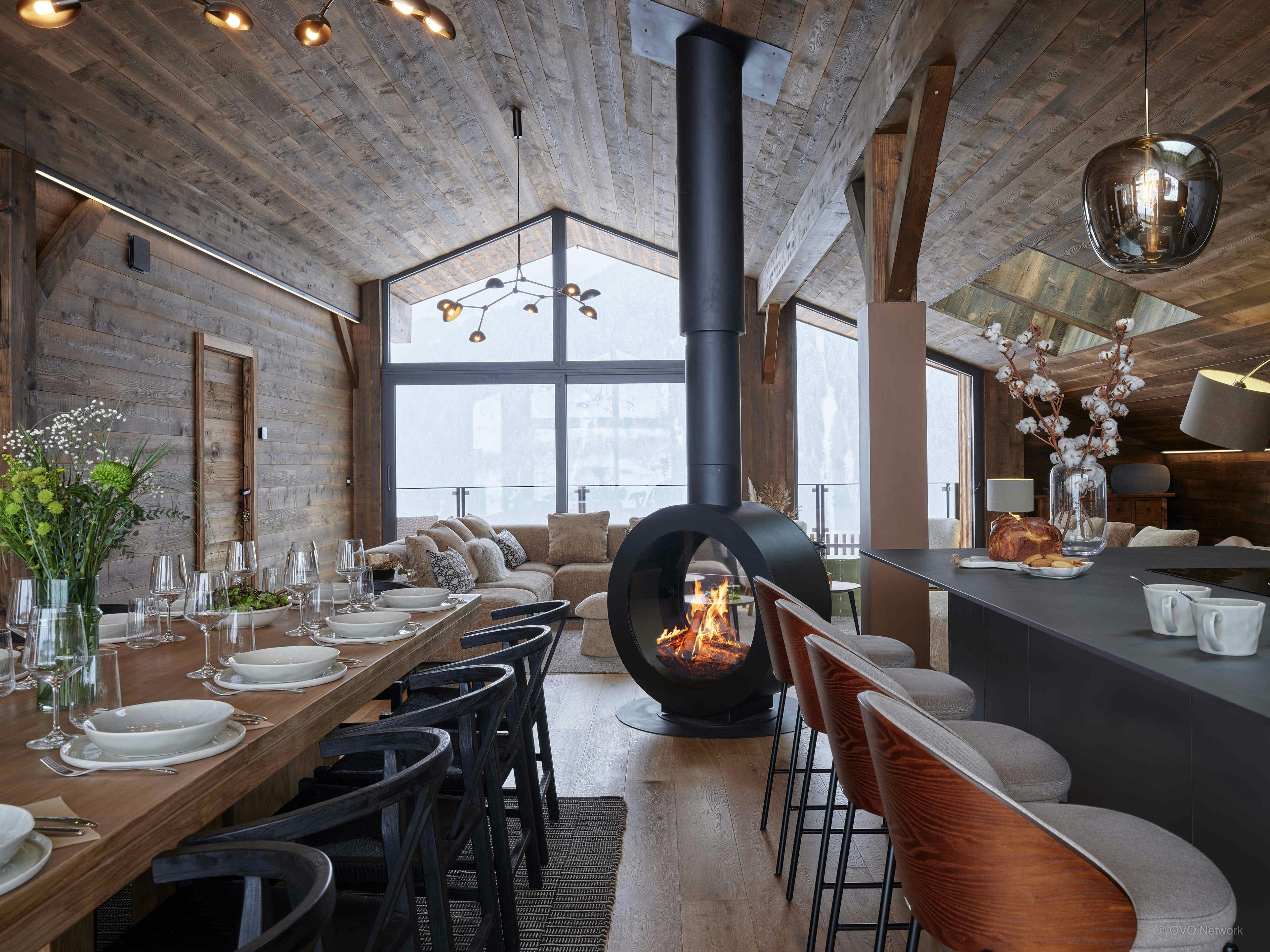 Chalet pour 12 avec sauna et jacuzzi à 200 m des remontées