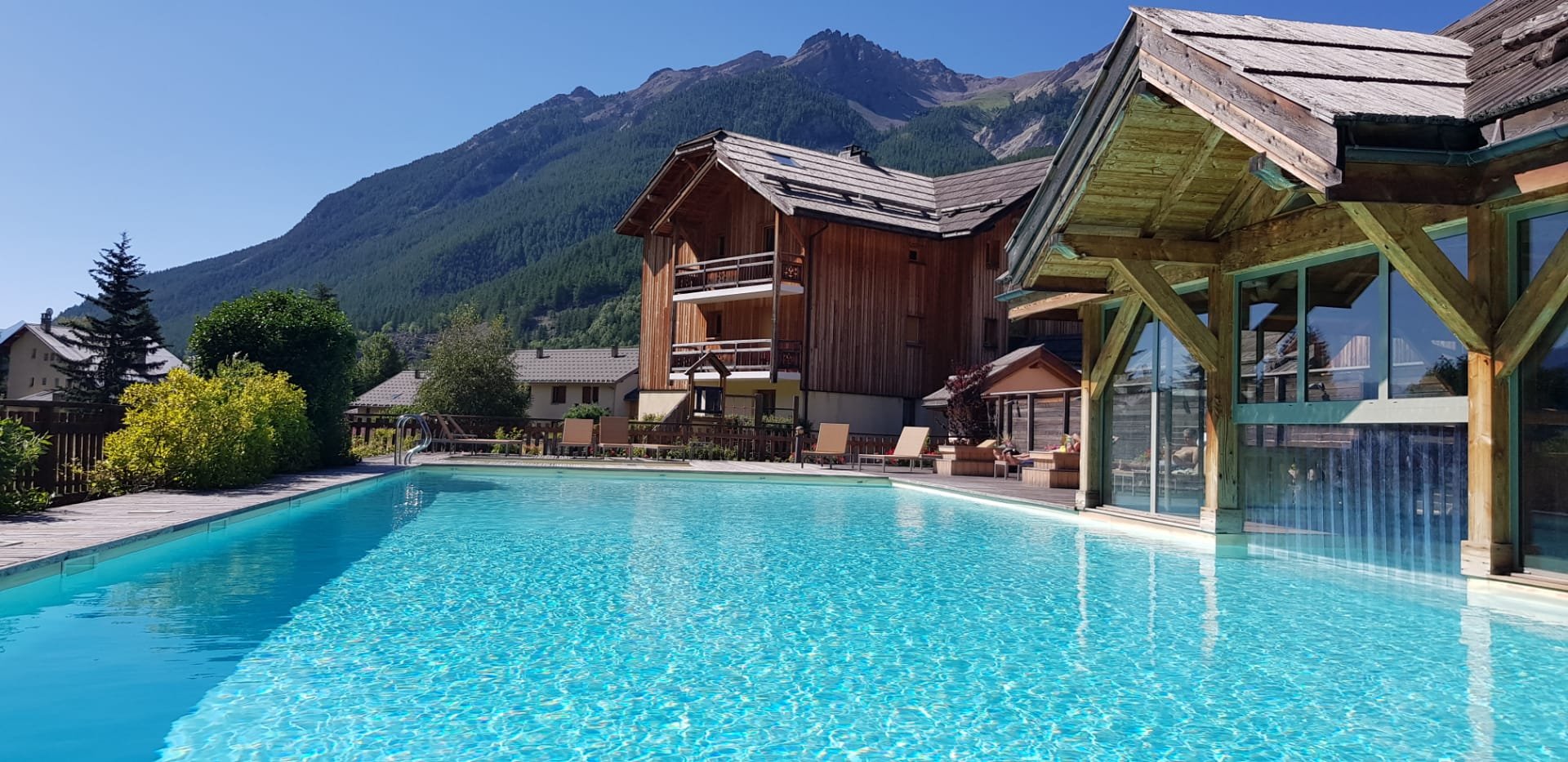 "Ecrin Alpin":  Au pied des Pistes. Terrasse Sud. Piscine