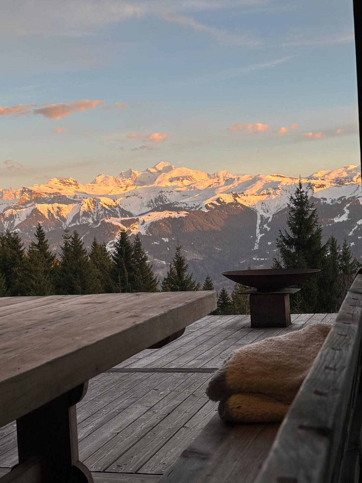 Rare : chalet isolé vue imprenable mont blanc & aravis - entouré de forêt – 6/8 pers – petit jacuzzi