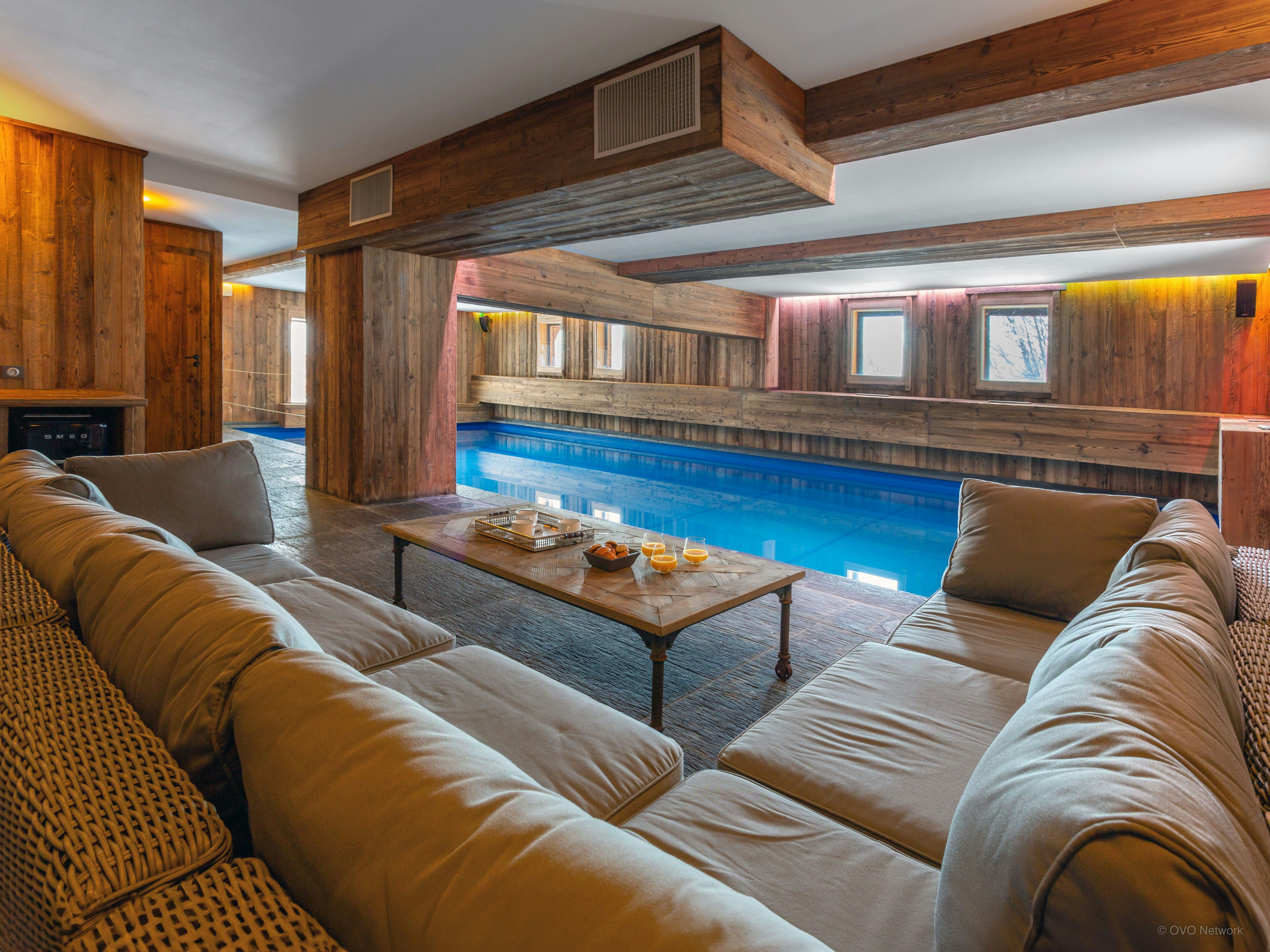 Chalet pour 15 au pied des pistes, avec piscine et sauna