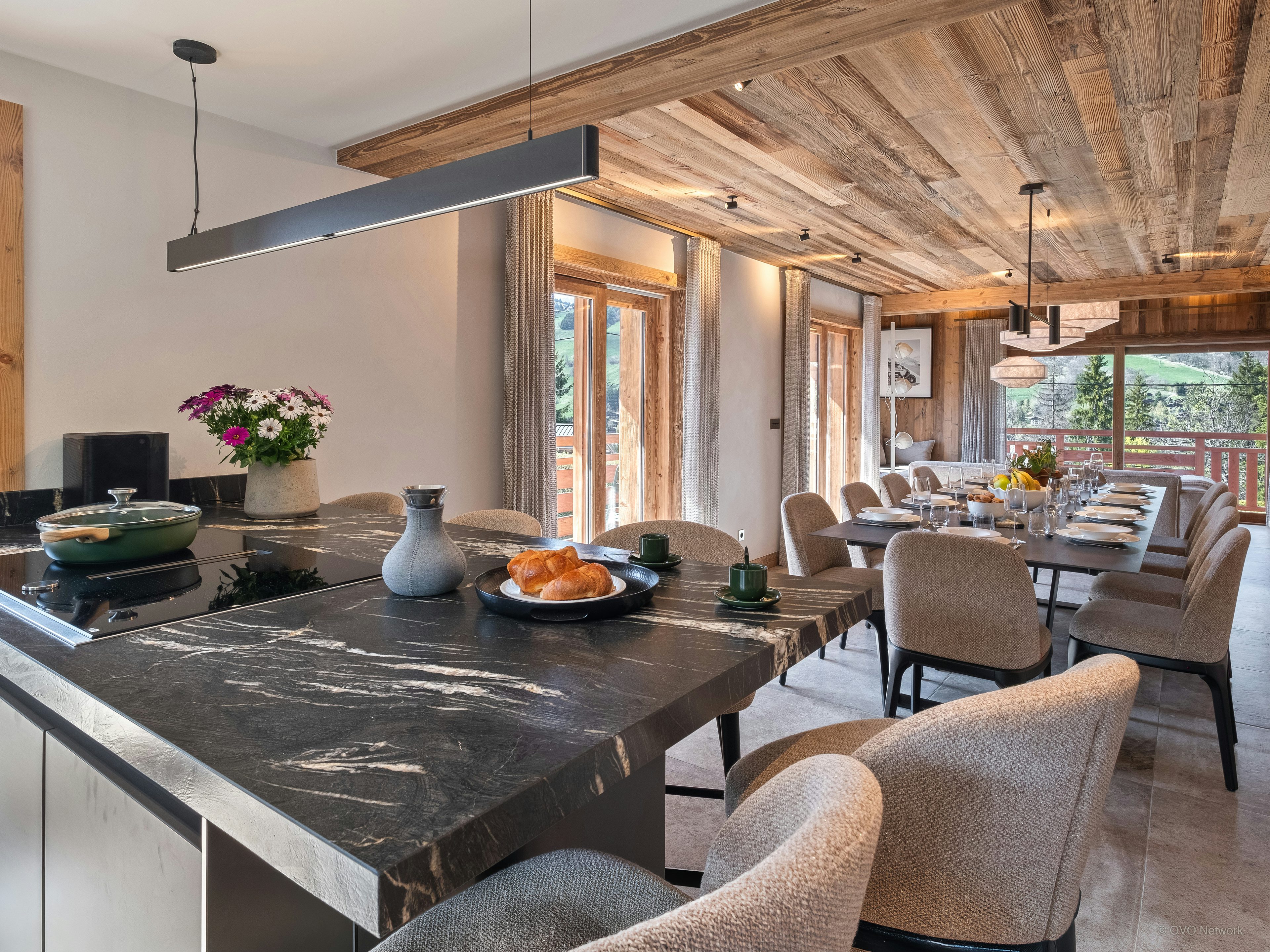 Chalet moderne pour 10 en plein megève avec terrasse, jardin