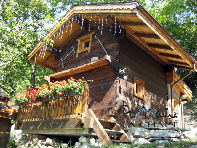 les chalets de charossaz et du domaine de Lachapt