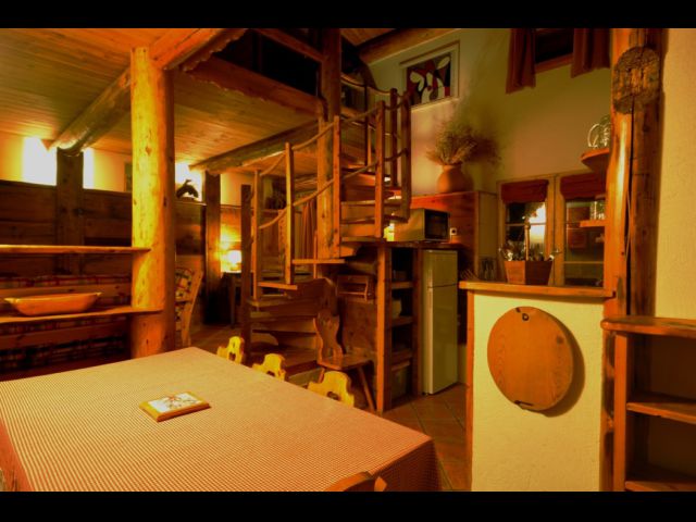 "LES PINATSOTES" - DUPLEX STYLE CHALET DANS MAISON TRADITIONNELLE 6/8 PERS