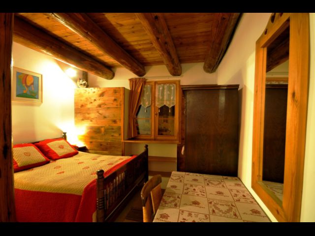 "LES PINATSOTES" - DUPLEX STYLE CHALET DANS MAISON TRADITIONNELLE 6/8 PERS