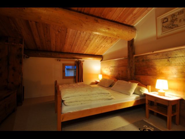 "LES PINATSOTES" - DUPLEX STYLE CHALET DANS MAISON TRADITIONNELLE 6/8 PERS