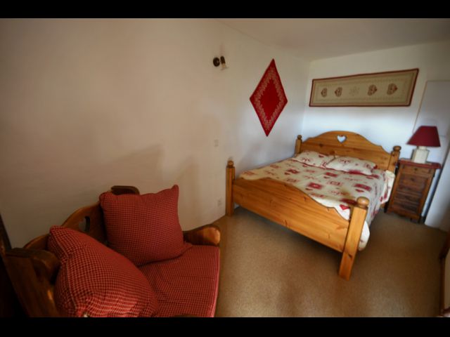  "LES PINATSOTES" - DUPLEX AVEC JARDIN PRIVE DANS MAISON TRADITIONNELLE 5/6