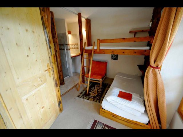  "LES PINATSOTES" - DUPLEX AVEC JARDIN PRIVE DANS MAISON TRADITIONNELLE 5/6