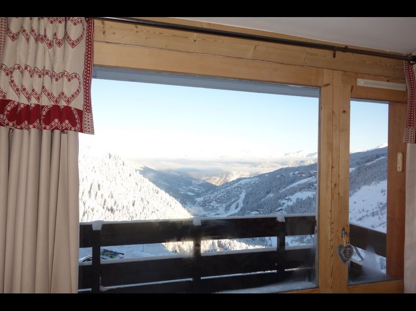LE REFUGE DE L' OURSON BLANC SUR LES PISTES DES 3  VALLEES ,+ GARAGE .classé 3*étoiles meublé de tourisme .Entièrement rénové .  Notre appartement a également obtenu le "LABEL MERIBEL" décerné par l'office de tourisme.                             