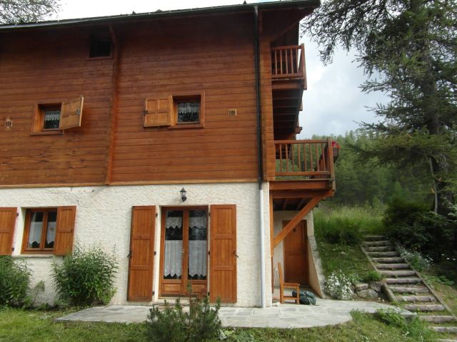 Les Orres, front de neige de Prébois : Chalet Trolle 3 pers, pied des pistes et skis aux pieds ! 
