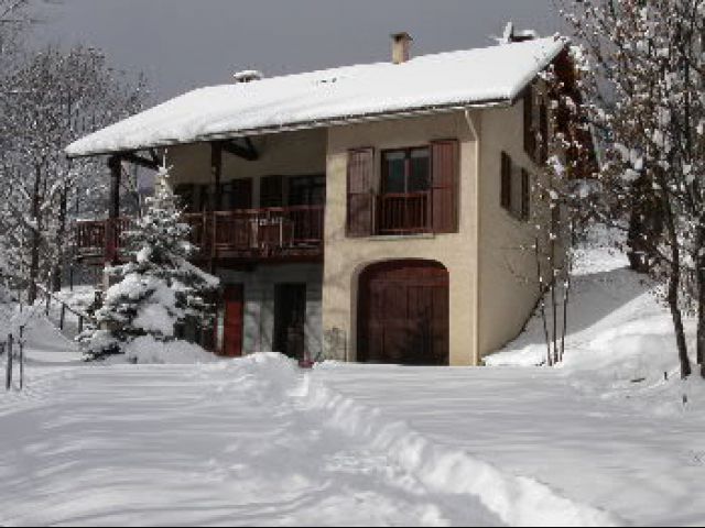 Studio 2 / 4 personnes, calme et entouré d'espaces verts 