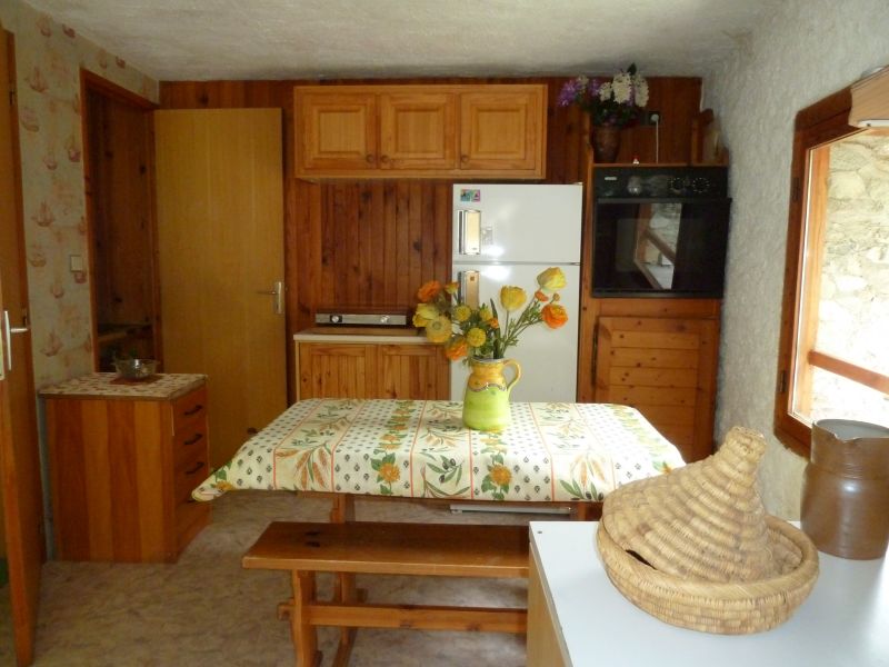 "LA MAISON DE SYLVIE" à CERVIERES  - village rural -                       