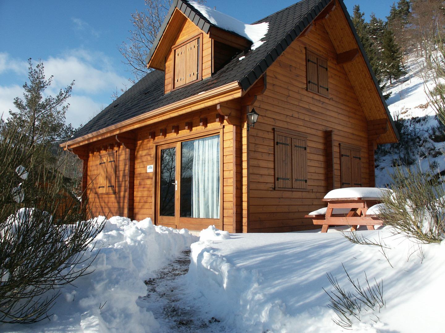 Les Chalets du Lac Chambon bois massif avec une exposition plein sud