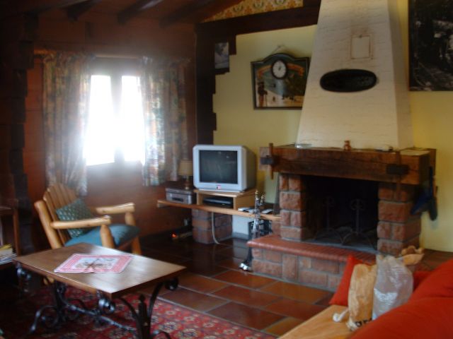 ENCORE DES DISPO  FEVRIER /MARS CHALET BOIS 500 METRES DES PISTES TS CONFORTS cheminée 70 m² 5/6 pers CLAS 2* 