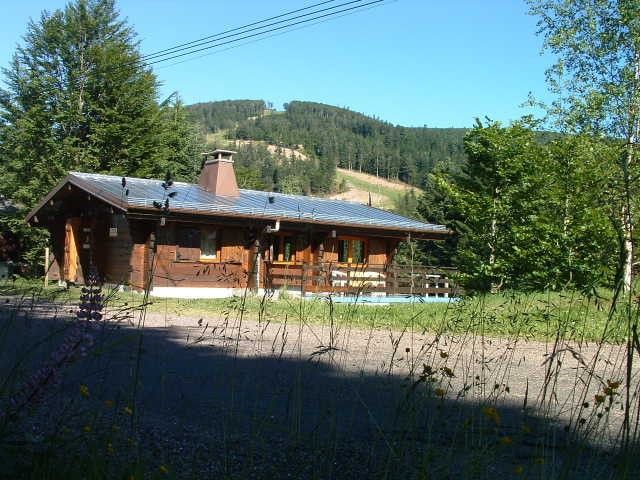 ENCORE DES DISPO  FEVRIER /MARS CHALET BOIS 500 METRES DES PISTES TS CONFORTS cheminée 70 m² 5/6 pers CLAS 2* 