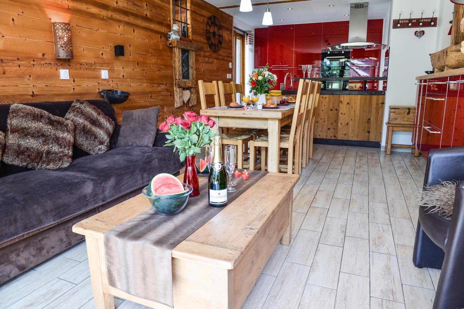 G1 APPARTEMENT 4 ETOILES  RECENT  DANS CHALET PLEIN CENTRE,PLEIN SUD, JARDIN, 