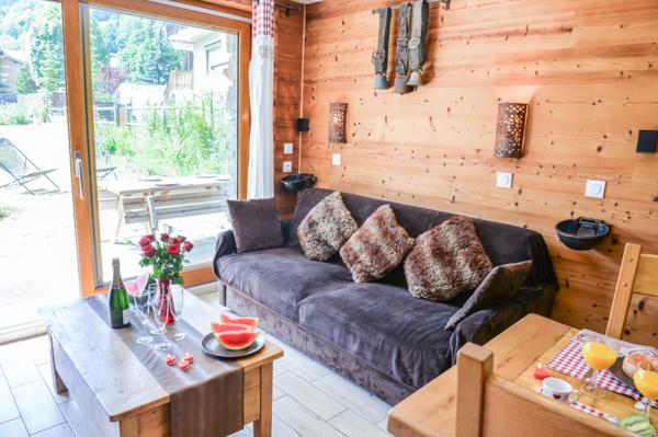 G1 APPARTEMENT 4 ETOILES  RECENT  DANS CHALET PLEIN CENTRE,PLEIN SUD, JARDIN, 