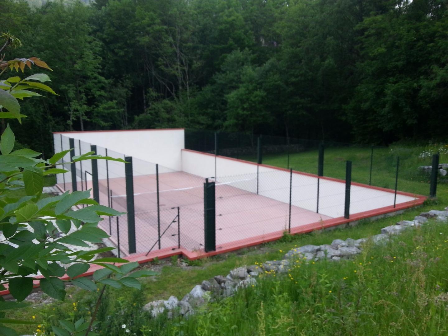 Nid Douillet -CHEMINEE et descente luge sur place - HAMMAM - balnéo PÉTANQUE - TENNIS - QUILLES - animaux - jardin - JEUX - proche Gérardmer la Bresse Ventron aux portes de l'Alsace.  PISCINE de mi mai à fin septembre 