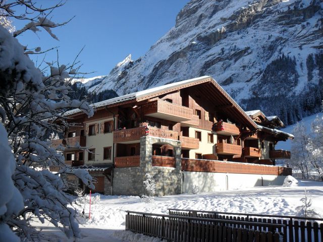 LE  DOME DES SONNAILLES, A LA FERME DE PRALOGNAN