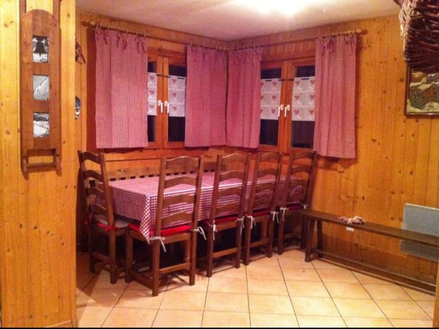 sejour avec  table pour 9 personnes