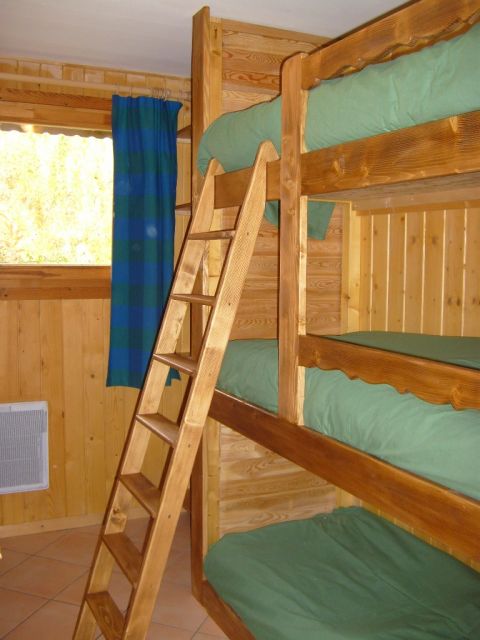 2ème chambre - 3 lits superposés une personne
