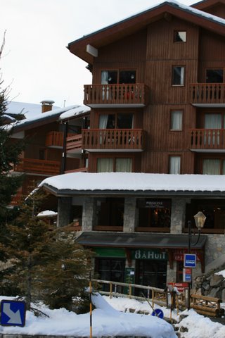 grand appartement avec balcon plein sud au coeur des 3 vallées