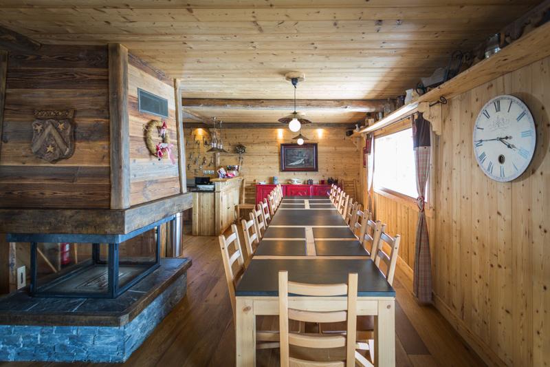 Chalet authentique  , 4 parkings, vue magique