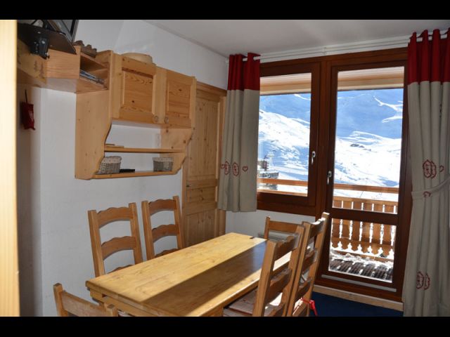 APPARTEMENT AVEC MEZZANINE 7EME ETAGE PLEIN SUD AU CENTRE DE LA STATION - V