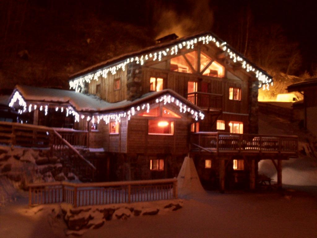 Chalet 4 etoiles 7 chambres, 4 SDB, cheminée, sauna,aire de jeu.