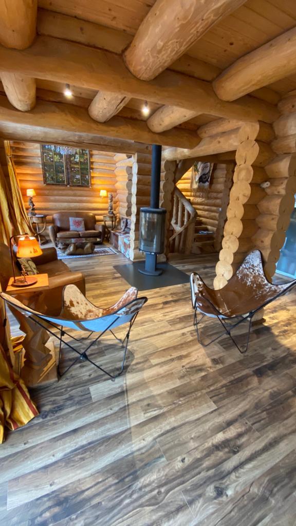 Chalet de rêve en rondins superbe vue, immenses terrasses,sauna storvat