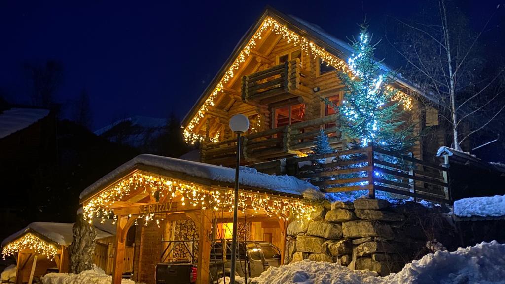 Chalet de rêve en rondins superbe vue, immenses terrasses,sauna storvat