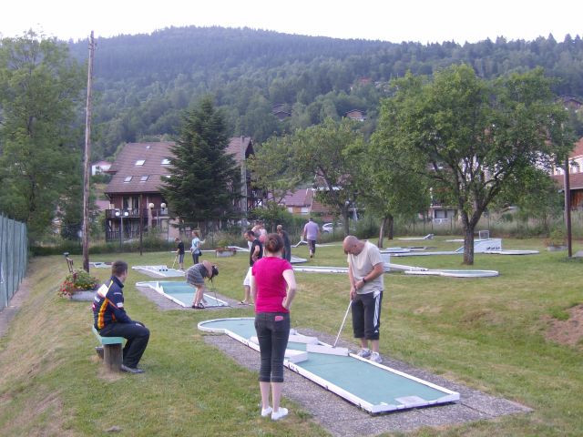 CHALET DE 2 APPARTEMENTS DE 9 PERS. CHACUN A VENTRON 