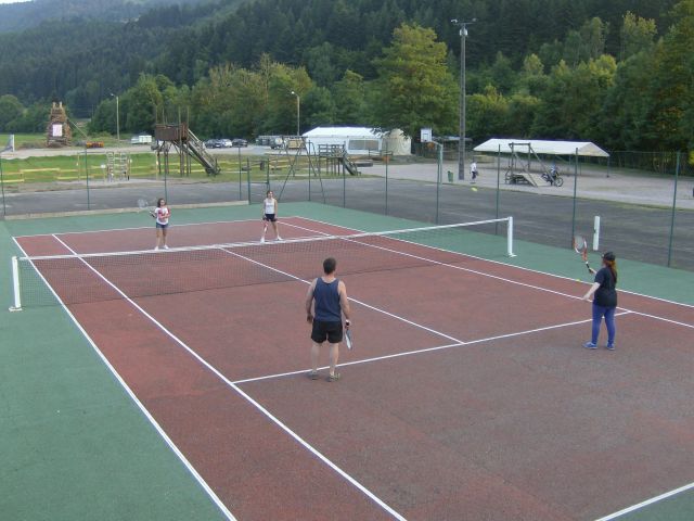 CHALET DE 2 APPARTEMENTS DE 9 PERS. CHACUN A VENTRON 