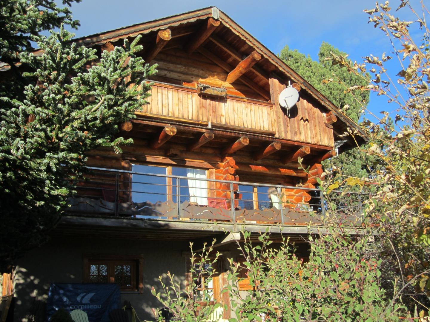 PRENEZ SOIN DE VOUS !!
Le chalet vous attend en famille ou entre amis .. et la montagne vous tend les bras !!