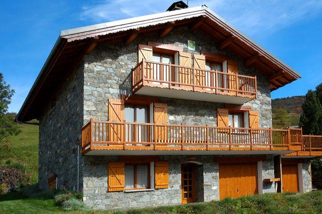 CHALET LE FLOCON DE STANDING avec JACUZZI - HAMMAM- SAUNA - WIFI