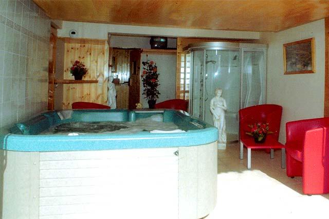 CHALET LE FLOCON DE STANDING avec JACUZZI - HAMMAM- SAUNA - WIFI