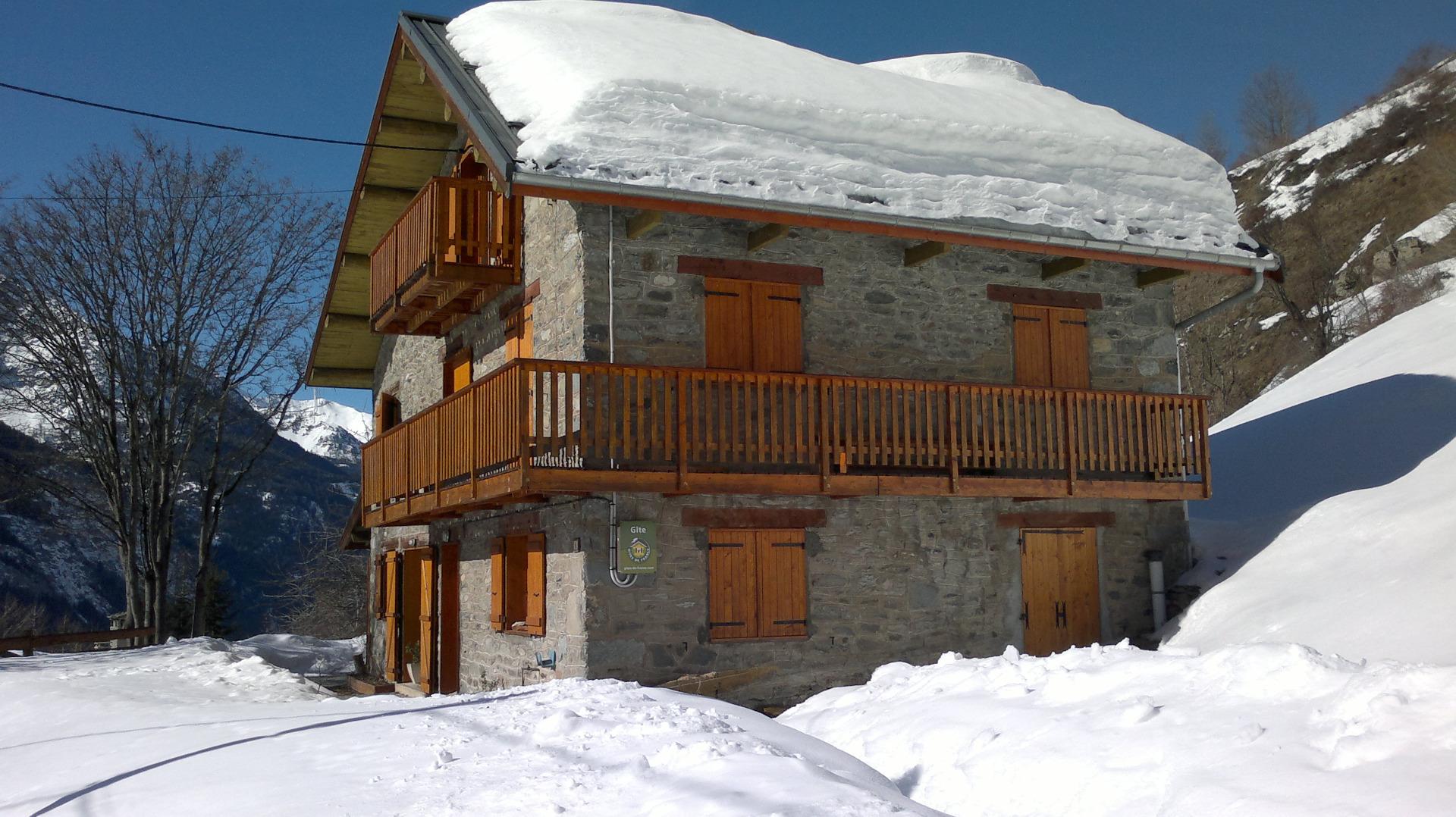 Le chalet de pierre avec accès aux 3 vallées 