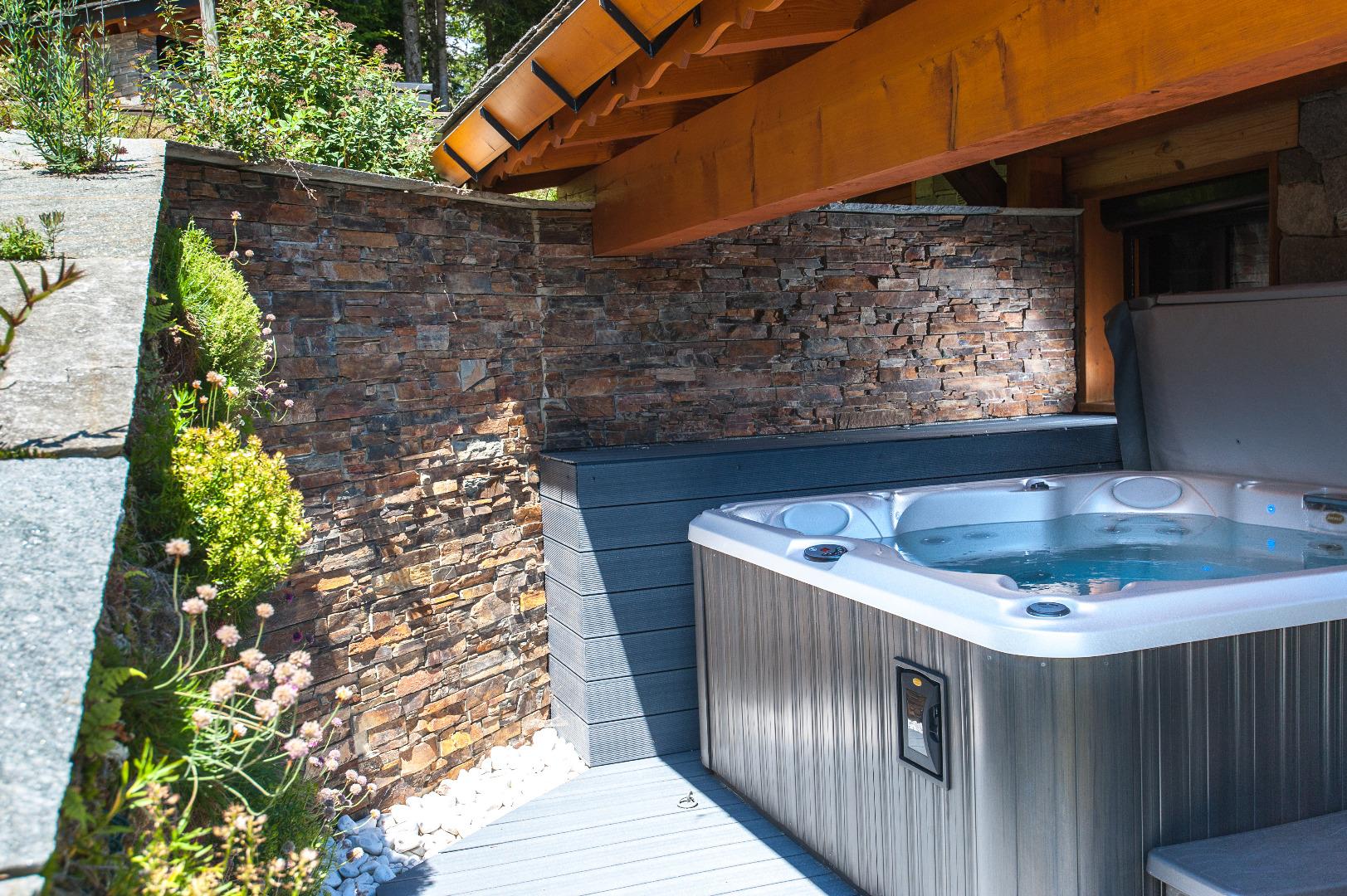 APPARTEMENT AVEC JACUZZI PRIVATIF 