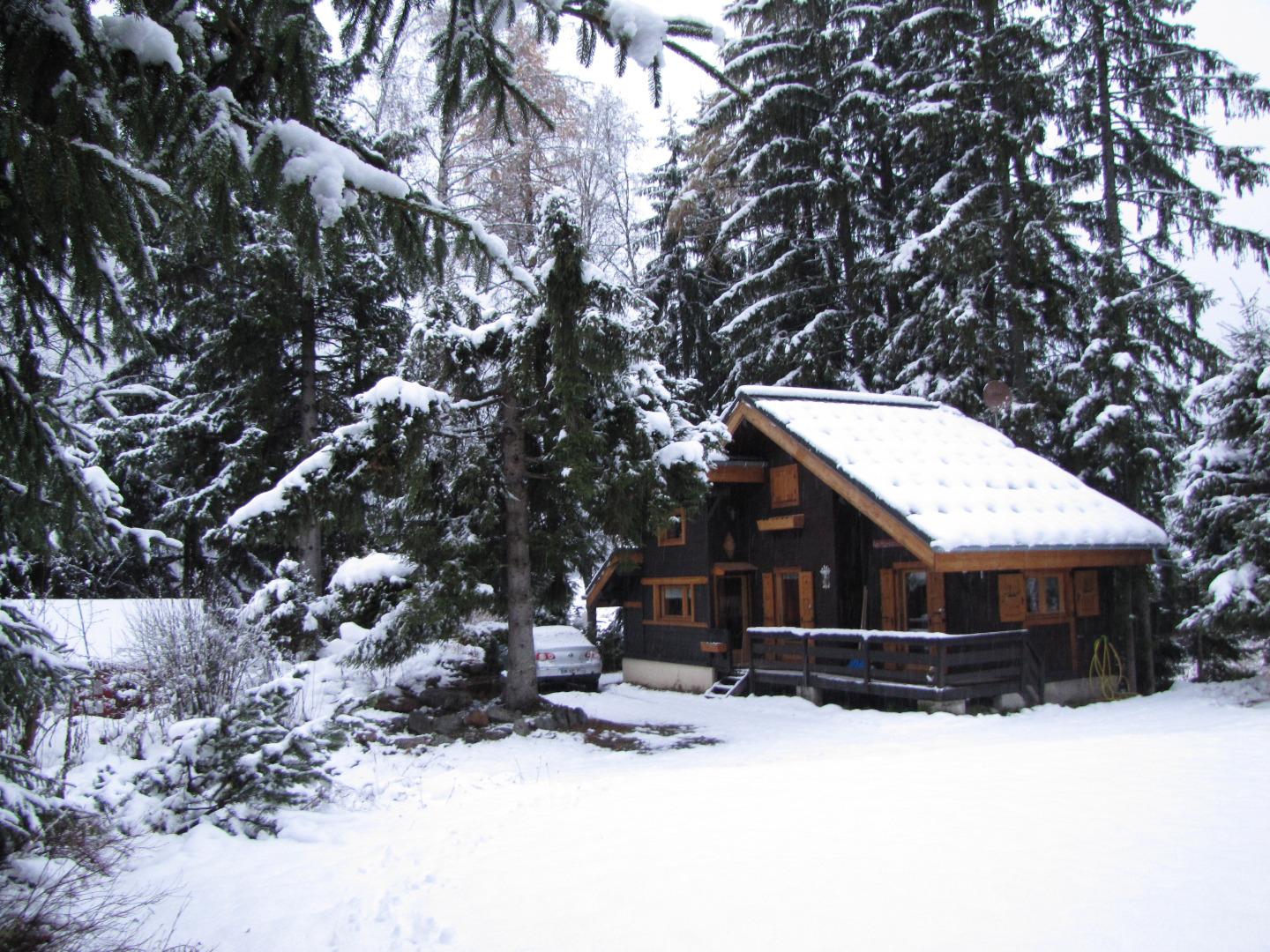 CHALET indépendant 5/7 pers. s/800m² arboré. Emplt.  d'exception       