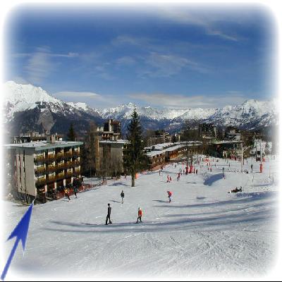 l'appartement vu des pistes (terrasse la plus à gauche)