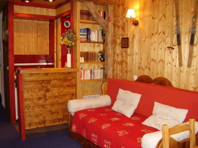 ARC 2000  2 studios réunis par entrée commune privée