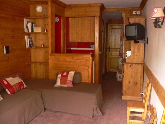 ARC 2000  2 studios réunis par entrée commune privée