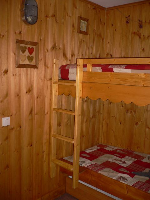 ARC 2000  2 studios réunis par entrée commune privée