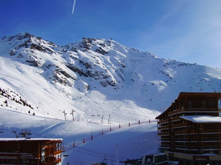 ARC 2000  2 studios réunis par entrée commune privée