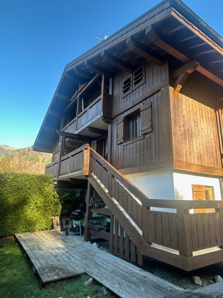 CHALET AVEC SAUNA ET PROXIMITÉ PISTES  / LOCATION A LA SAISON POSSIBLE